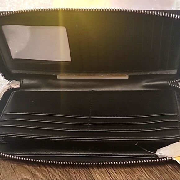 Michael Kors Jet Set Charm Continental Large Wallet- Black/White Stripe - Picture 8 of 16